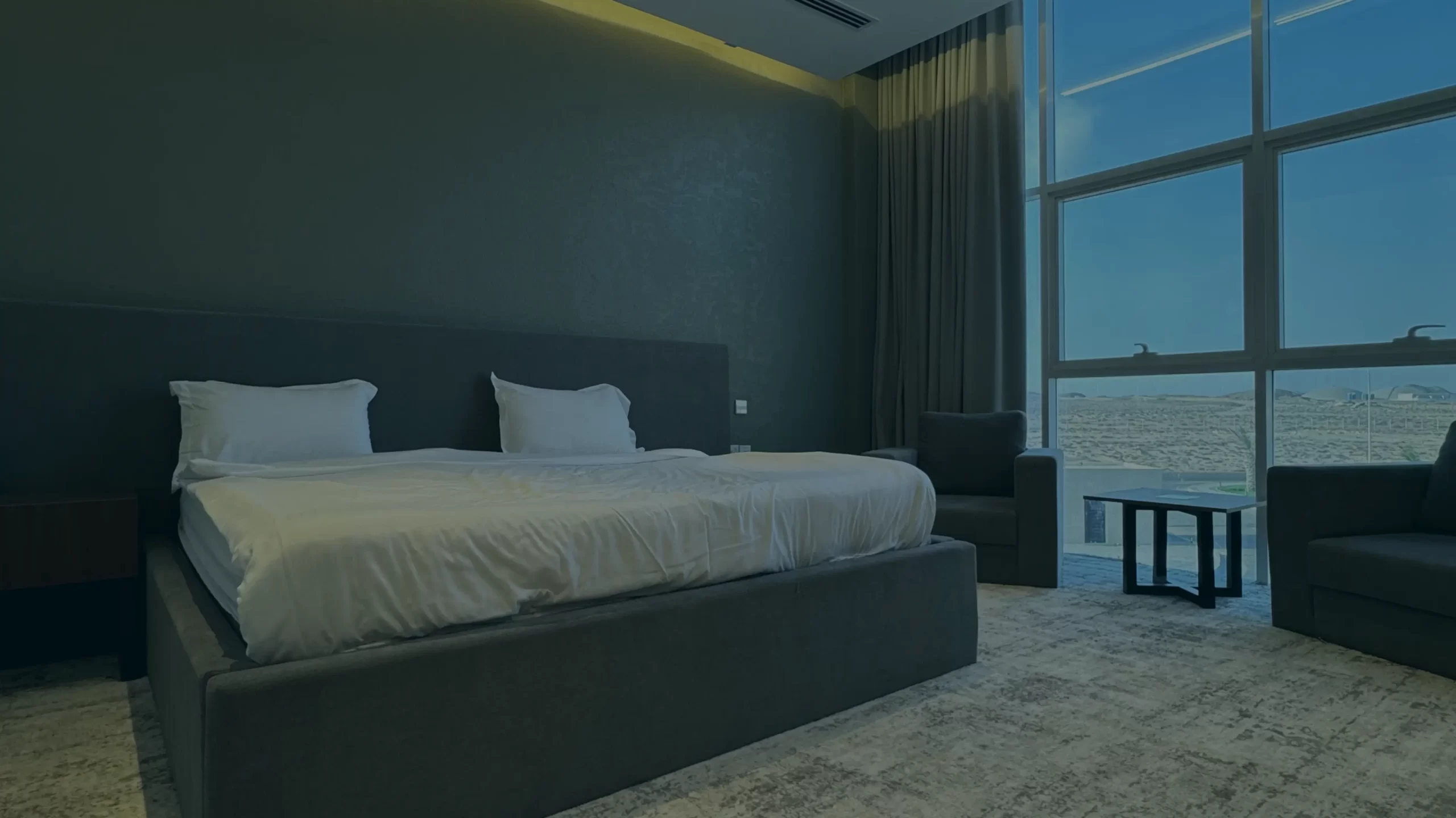 LAND TRIPLE - Image 4